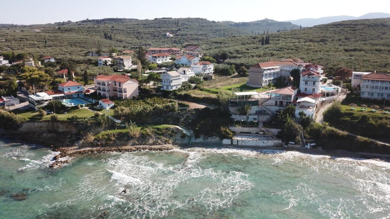 Villa Antonis Deluxe Apartments Amoudi Bagian luar foto