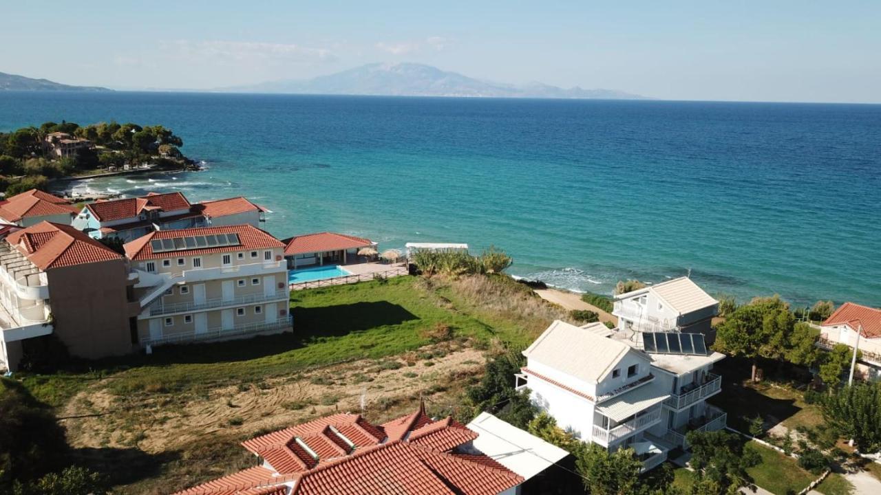 Villa Antonis Deluxe Apartments Amoudi Bagian luar foto