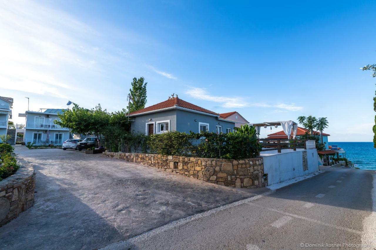 Villa Antonis Deluxe Apartments Amoudi Bagian luar foto
