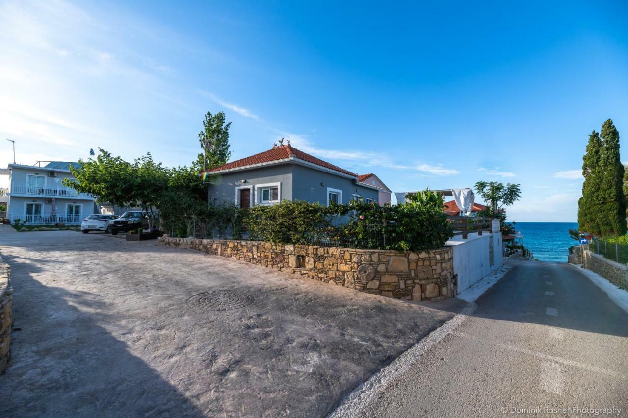Villa Antonis Deluxe Apartments Amoudi Bagian luar foto